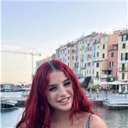 Soy Italo-argentina y doy clases de español e italiano a niños jóvenes y adultos.